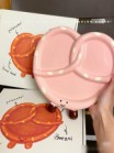 Bộ sưu tập PangPang gốm sứ gồm đĩa bánh quẩy size to 2 màu nâu hồng cốc PangPang thìa quẩy