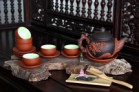 Bộ Ấm Chén Tử Sa Đắp Phù Dung Đỏ Đen Tách Lót