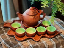 Bộ Ấm Chén Tử Sa Quai Đắp Màu Đỏ Khay Lá Dung Tích 400ml